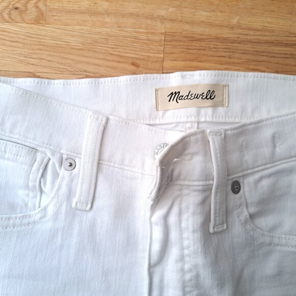 Jean - Picture 3 of 5